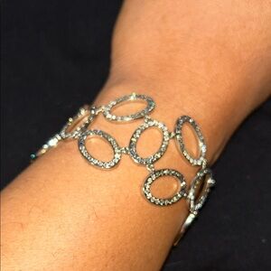 Swarovski Crystal, Elegant Silver Oval Link Bracelet (rhodium)